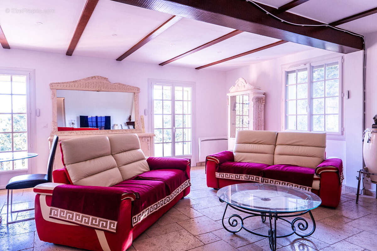 Maison à LA ROQUEBRUSSANNE