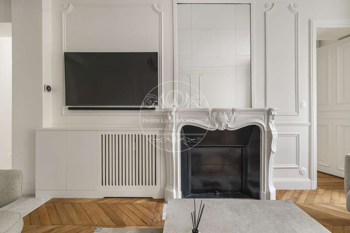 Appartement à PARIS-7E