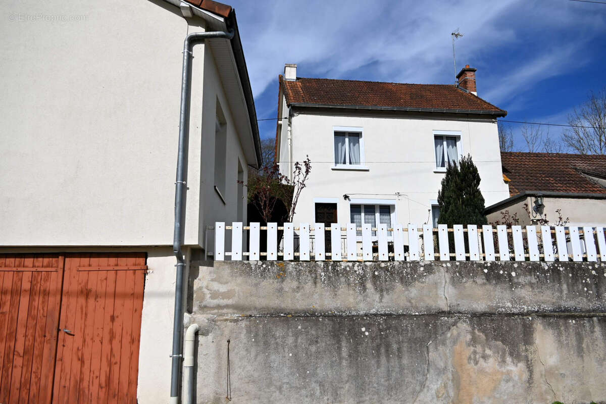 Maison à GUEUGNON