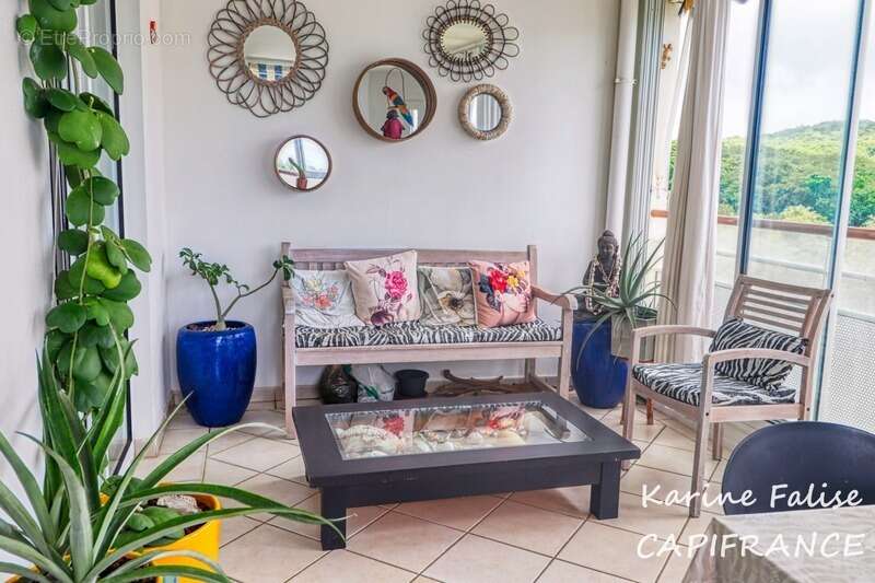 Appartement à SAINTE-LUCE