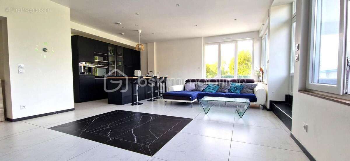 Appartement 105m² entierement renove + terrasse 30m² - photo 2