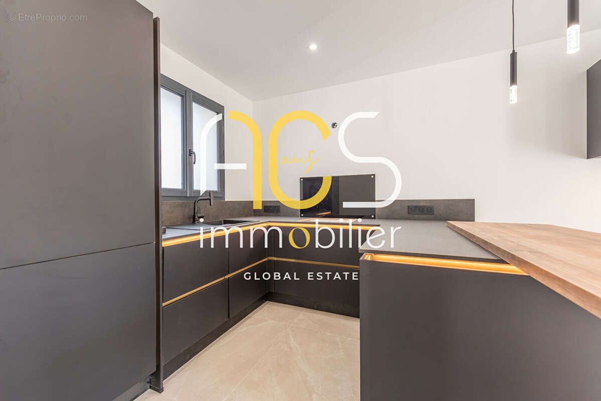 Maison à CHATEAUNEUF-LES-MARTIGUES