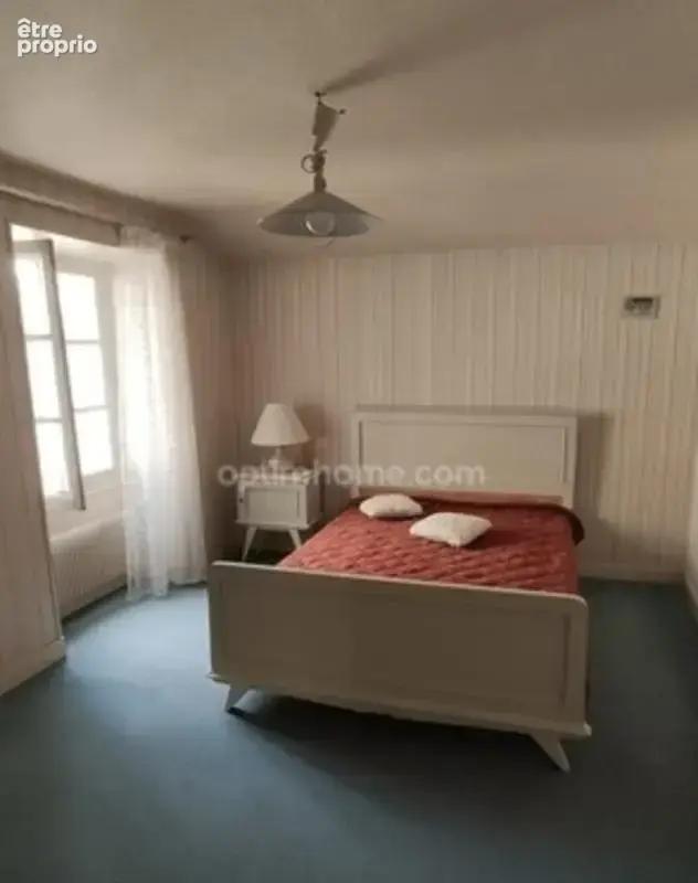 Chazelles, proche La Rochefoucauld. Maison de caractère de 223 m², 5 chambres, cour et grange - photo 15