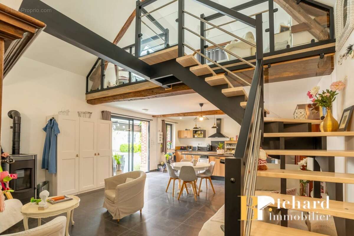Entre Laon et Marle – Pavillon récent avec loft, atelier et jardin clos - photo 15