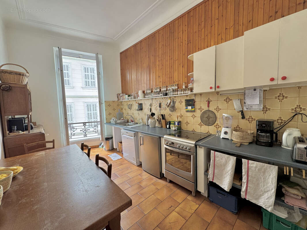 Appartement à MARSEILLE-1E