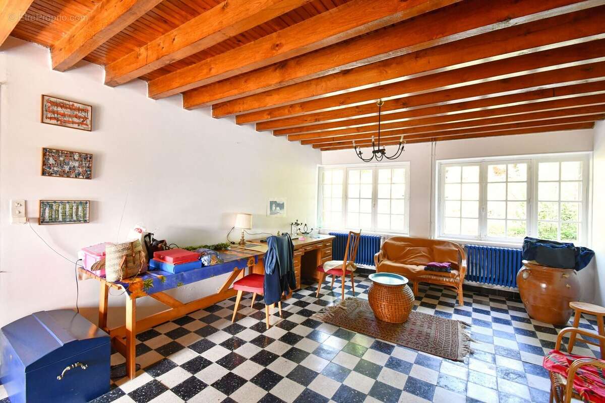 Maison à CUSSY-EN-MORVAN