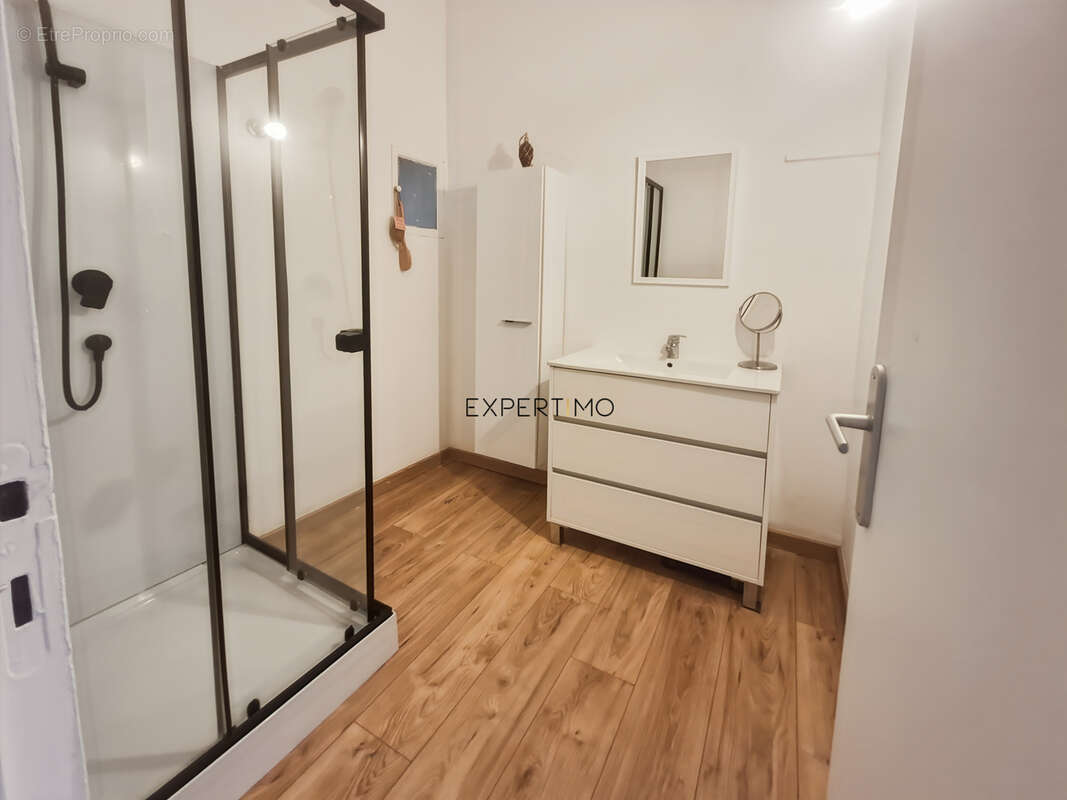 Maison avec patio en pierre - photo 9