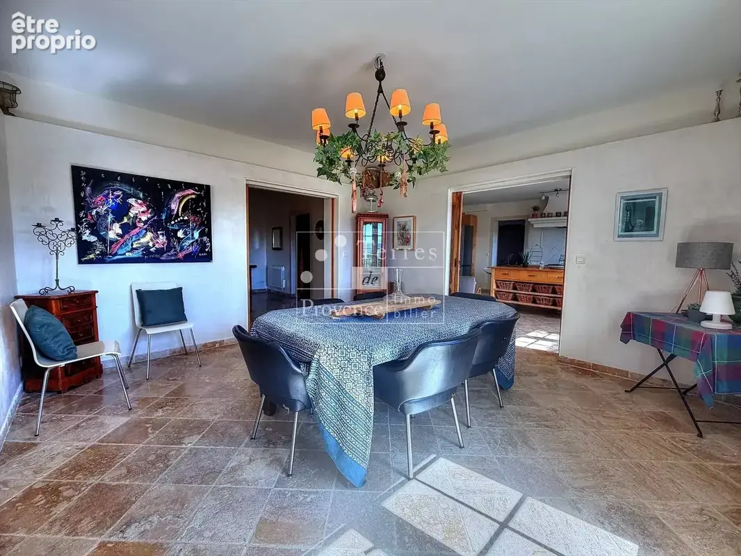 LORGUES – Élégante bastide provençale sur 4 000 m² avec piscine - photo 17