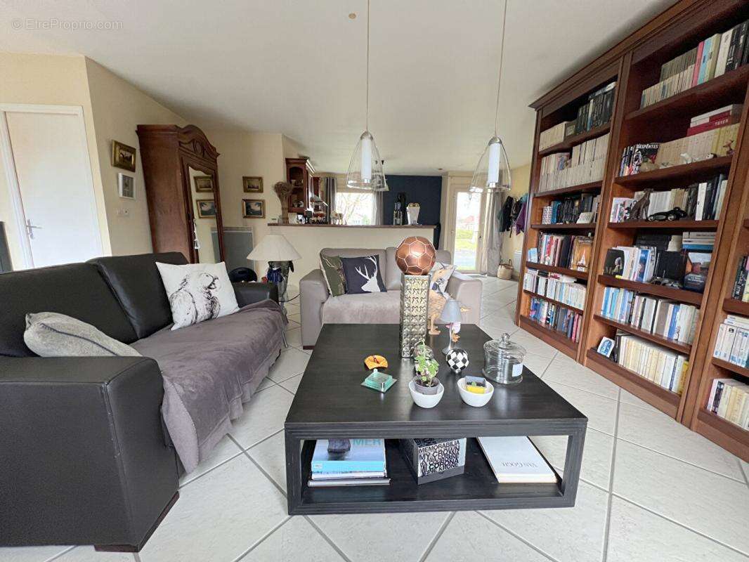 Maison de plain-pied - Neuville Sur Sarthe - 4 pièce(s) - 103 m² - photo 6