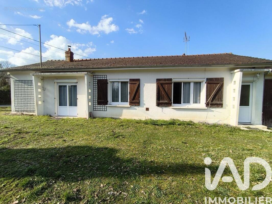 Photo 1 - Maison à CHARMONT-SOUS-BARBUISE