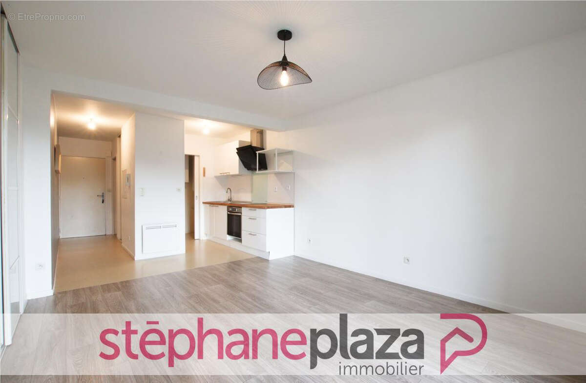 Appartement à DOMAGNE