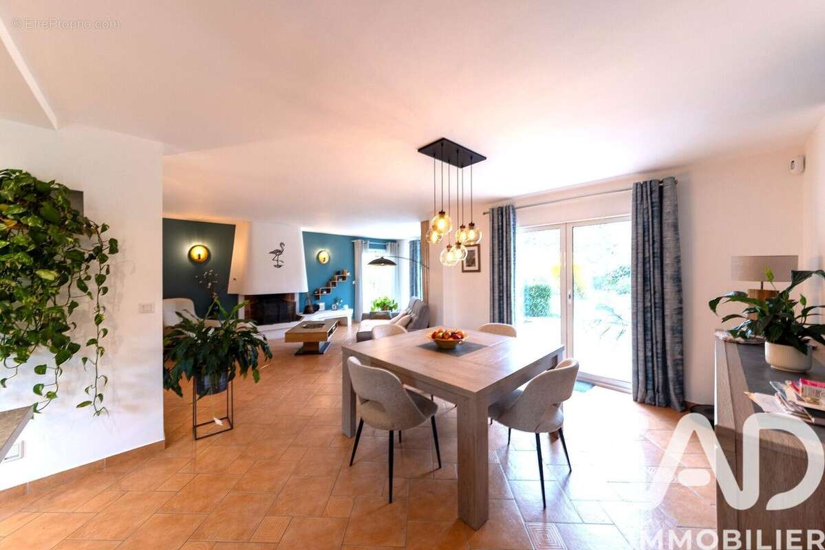 Maison 264 m² à Autouillet  - photo 4