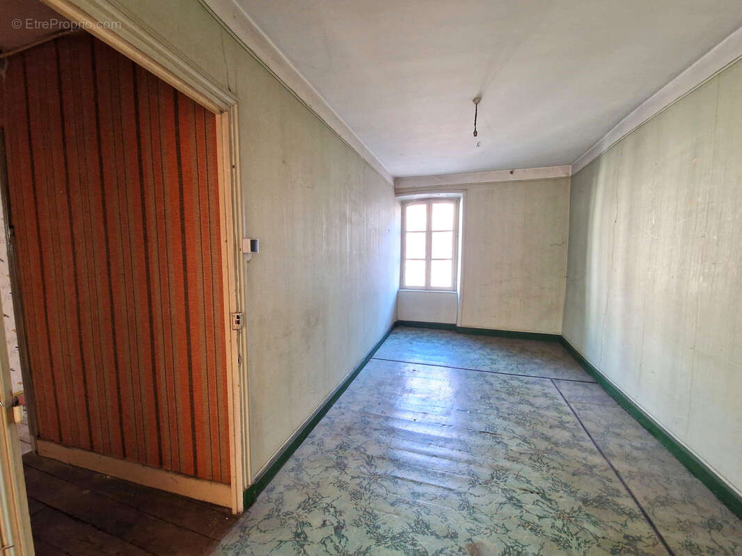 A VENDRE Ancien hôtel à fort potentiel   Emplacement stratégique RN102 - photo 11