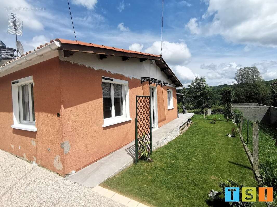 Maison à MONLEON-MAGNOAC