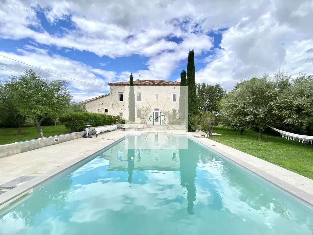 Maison 266 m² à Viviers  - photo 2