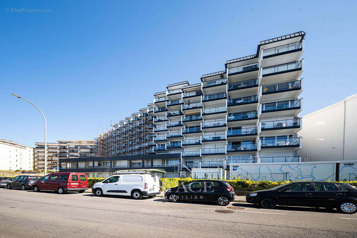 À vendre, dans le triangle d'or Concarnois - face à la mer : appartement 2 pièces avec terrasse et parking - photo 11