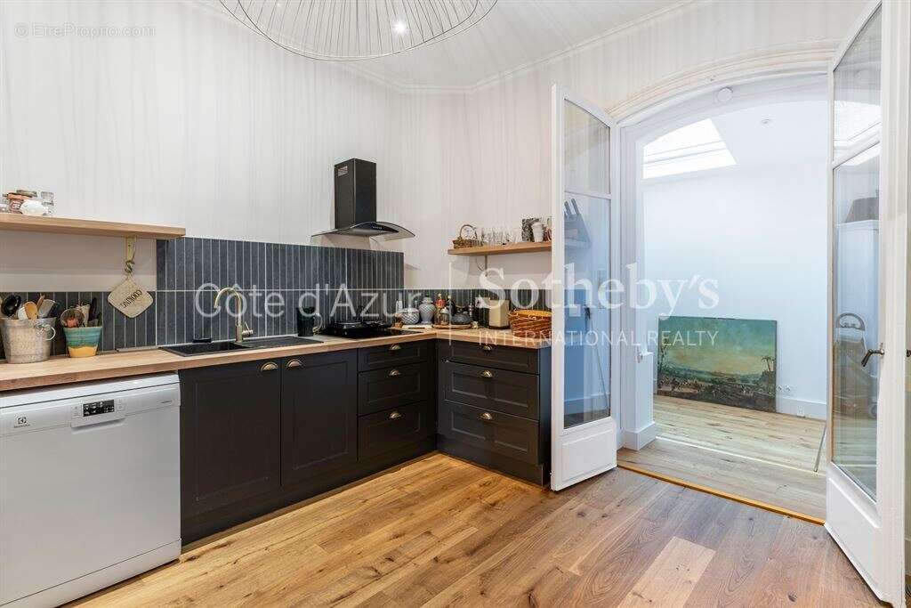 Exclusivité, appartement de prestige au sein de la Villa Diano, demeure historique du Mont Boron - photo 13