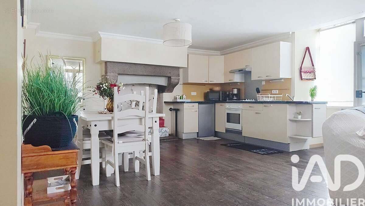 Photo 2 - Maison à BAZOUGES-LA-PEROUSE