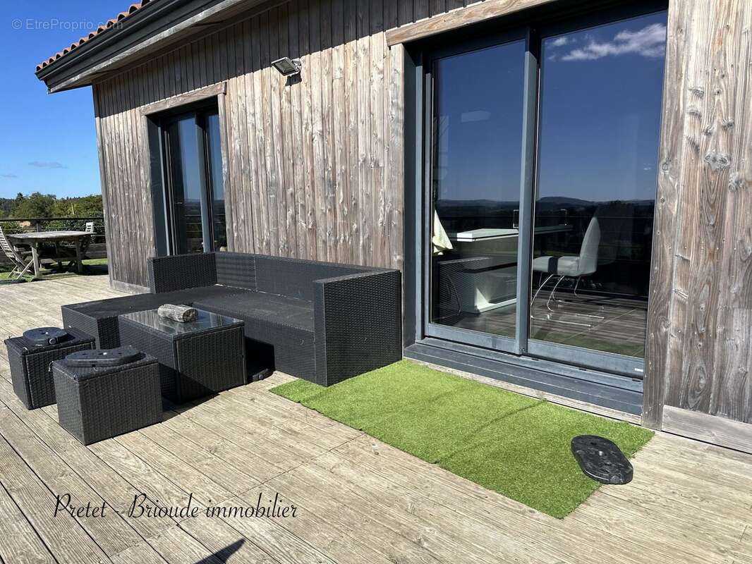 Maison à RUYNES-EN-MARGERIDE