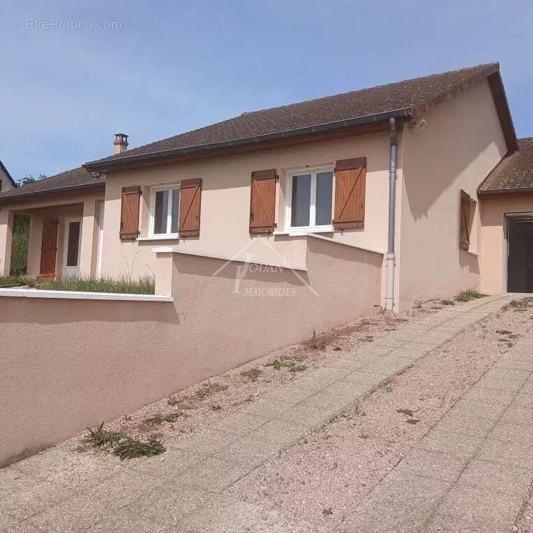 Maison à VARENNES-SUR-ALLIER