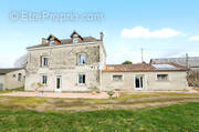 Maison à SAINT-GENEST-D'AMBIERE