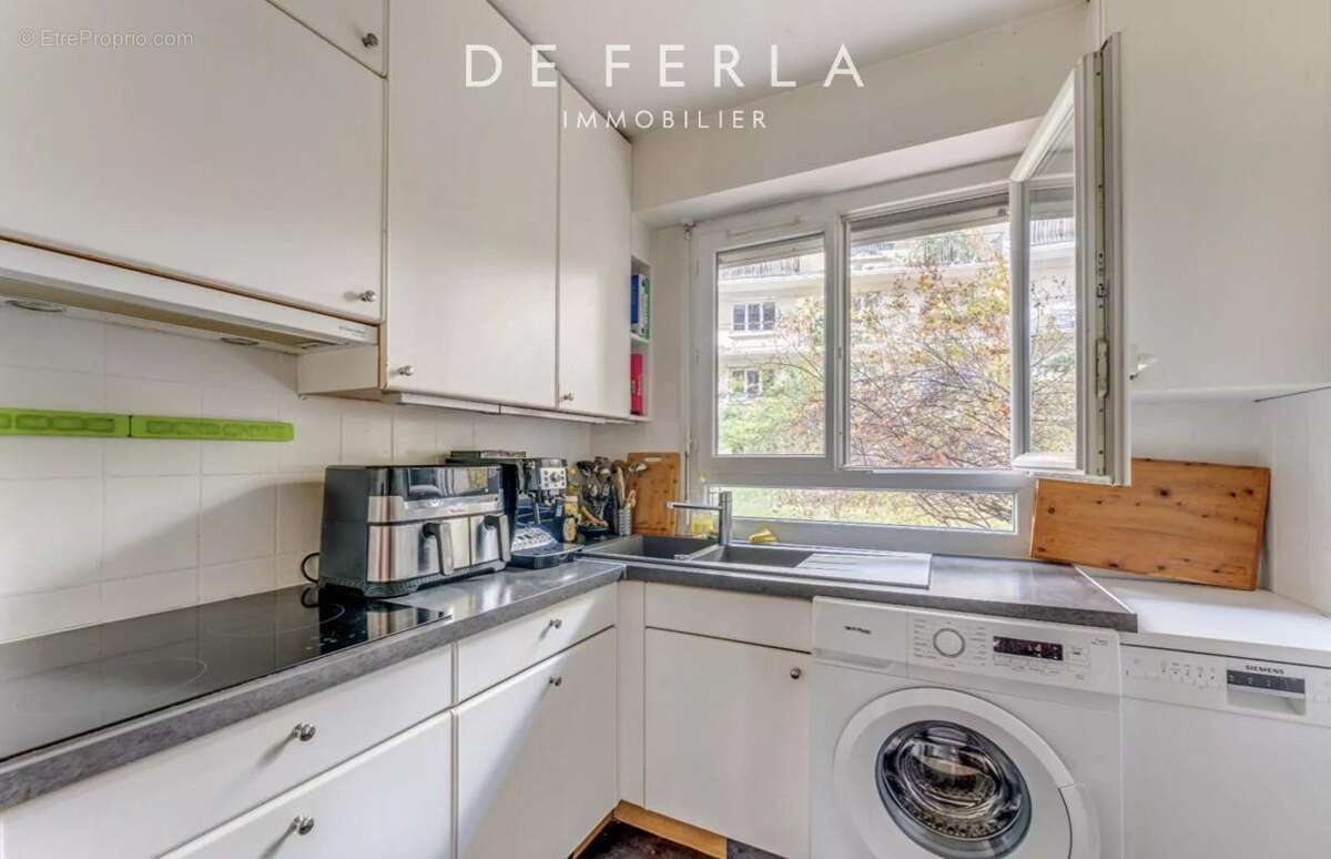 Appartement à PARIS-15E