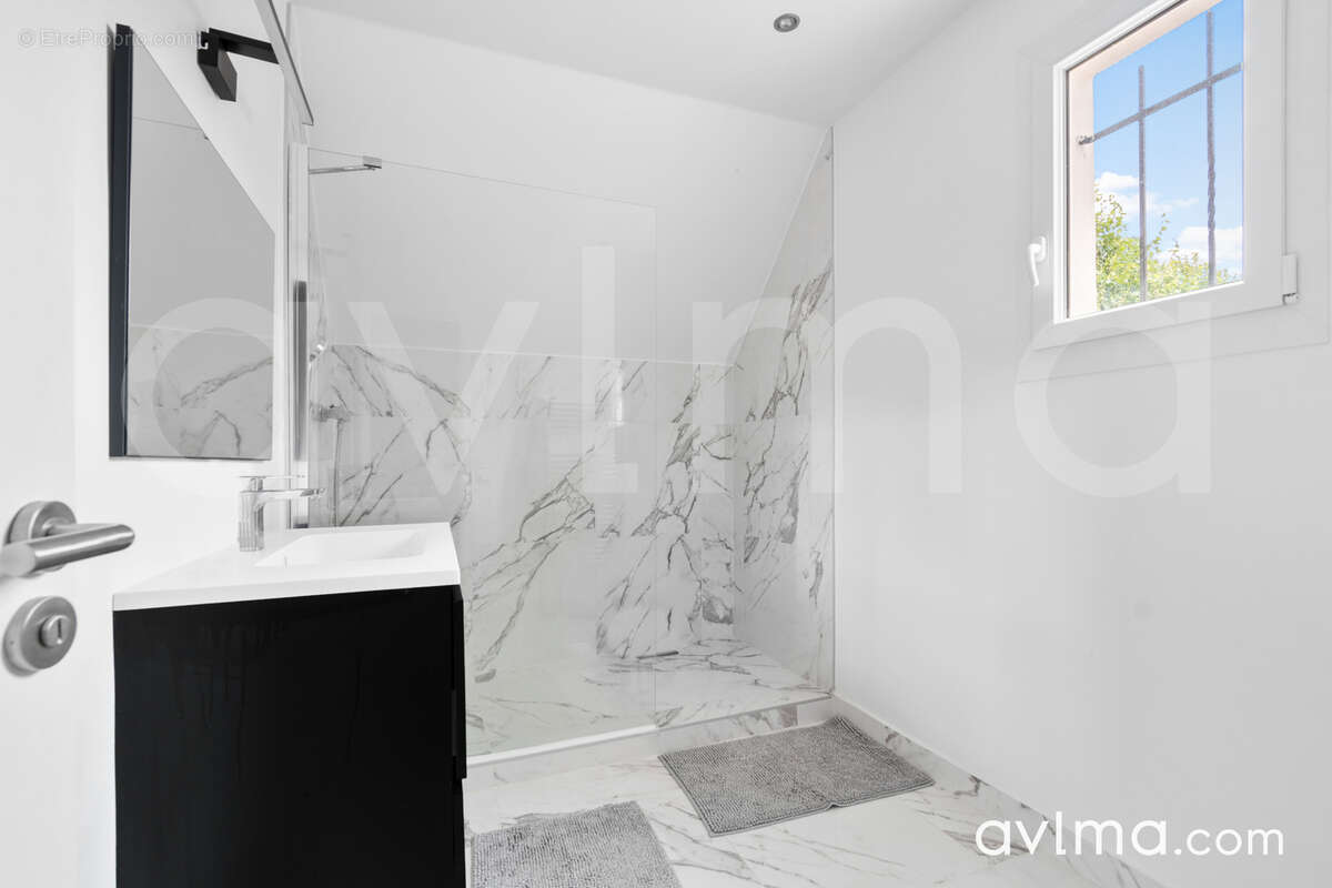 Maison à SAINT-NOM-LA-BRETECHE