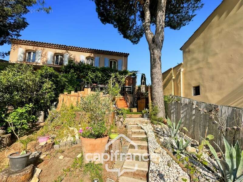 Maison à MALLEMORT