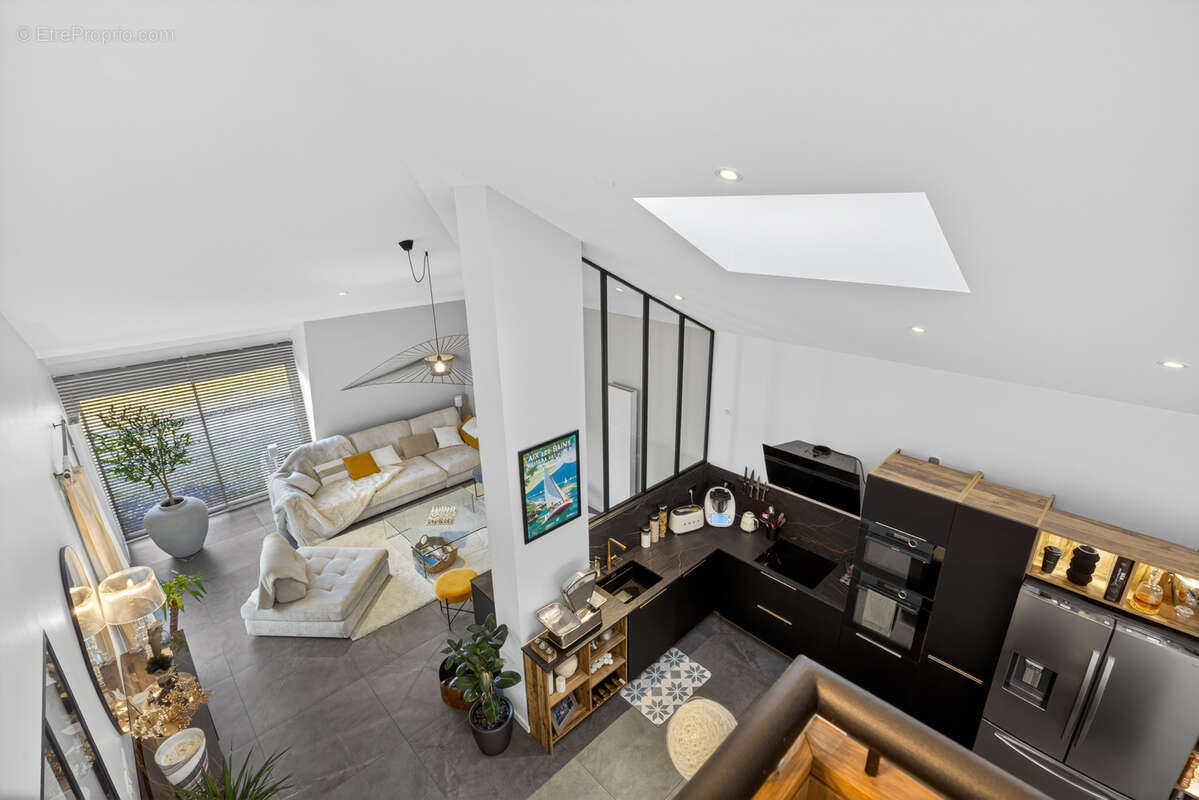Appartement à CHALLES-LES-EAUX