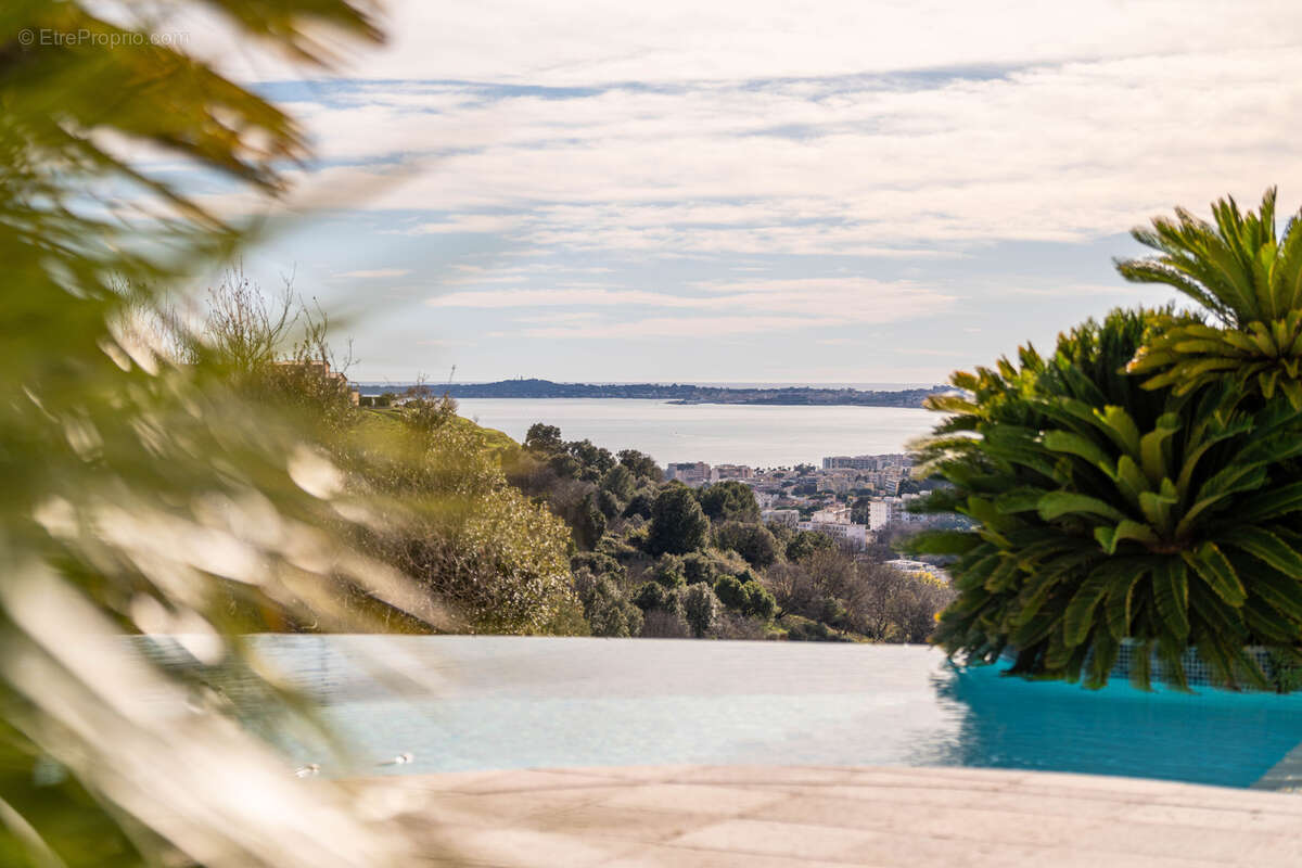 Maison à CAGNES-SUR-MER