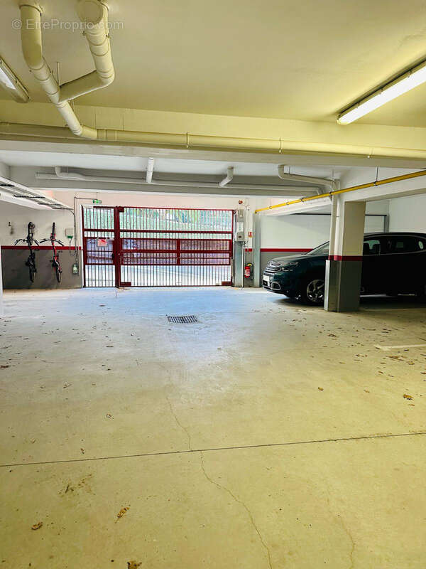 Parking à ANGLET