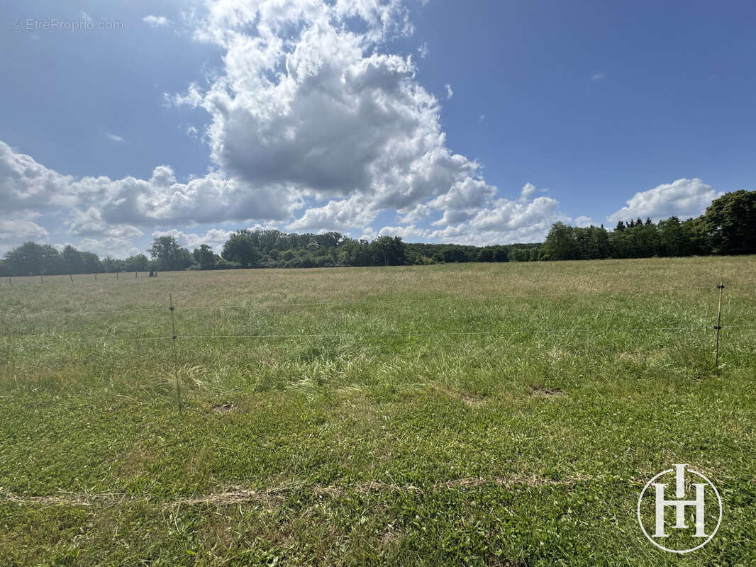 Maison à SAINT-BONNET-TRONCAIS