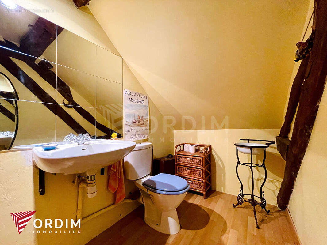 **Maison de Village à Saint-Martin-des-Champs** - photo 11
