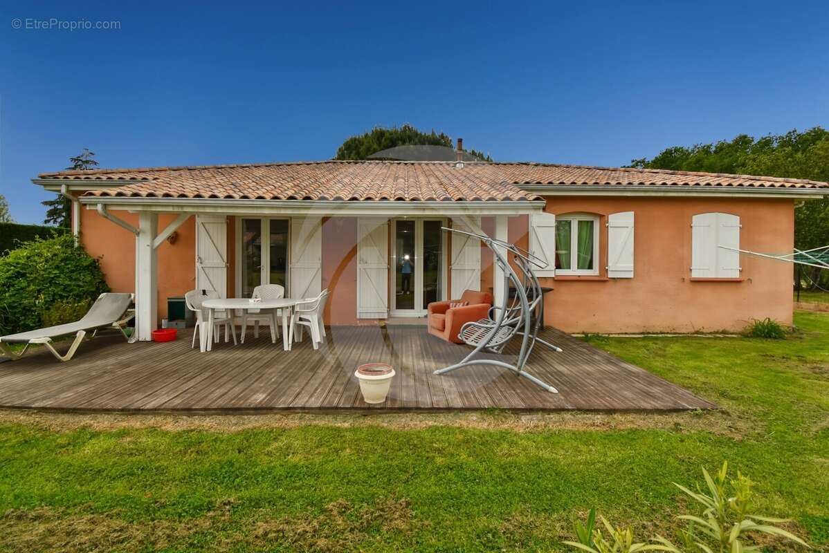 Maison 93 m² à Saint-Etienne-De-Tulmont  - photo 9