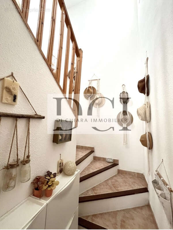 Maison à ENSUES-LA-REDONNE