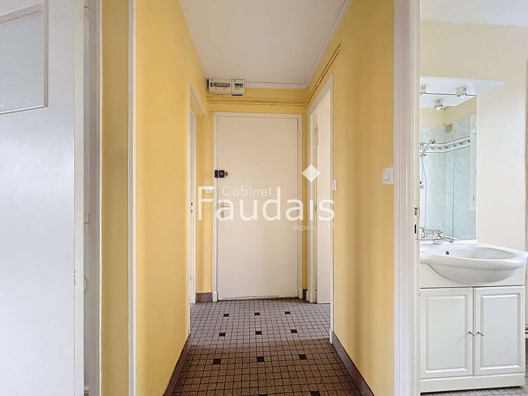 Appartement à PONT-HEBERT