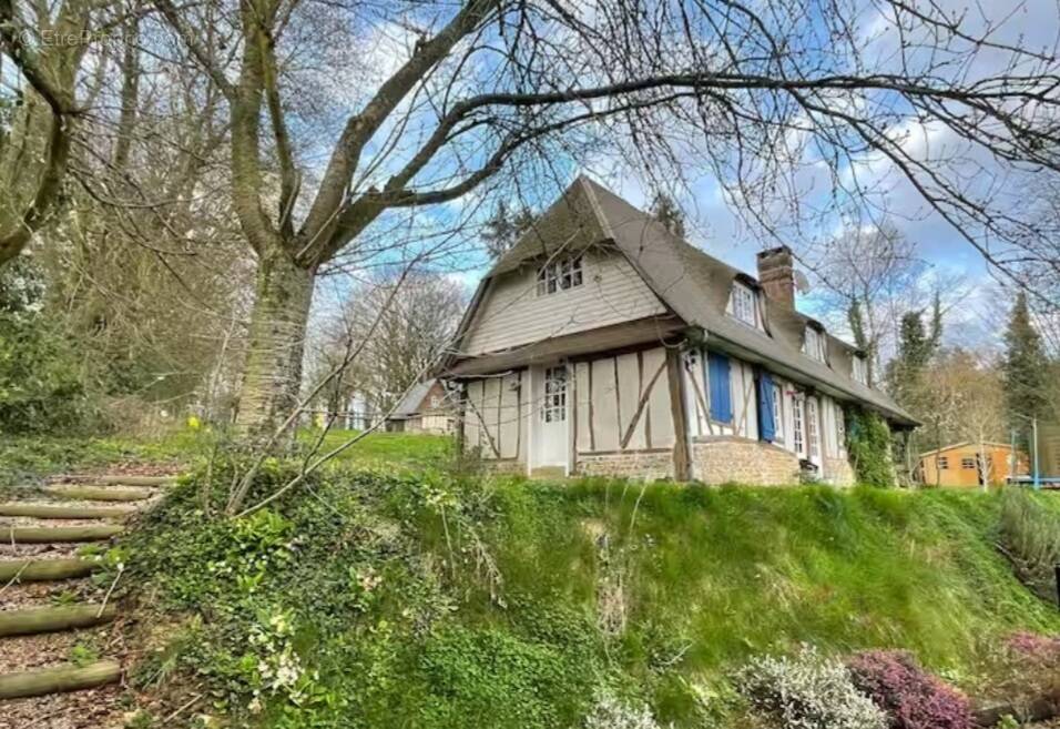 Maison à SAINT-GEORGES-DU-VIEVRE