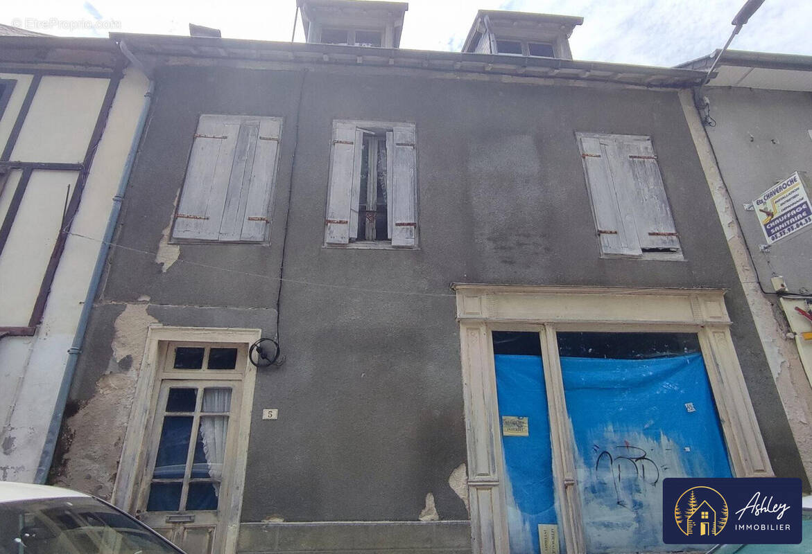 Maison 6 pièces NEUVIC - Maison à NEUVIC
