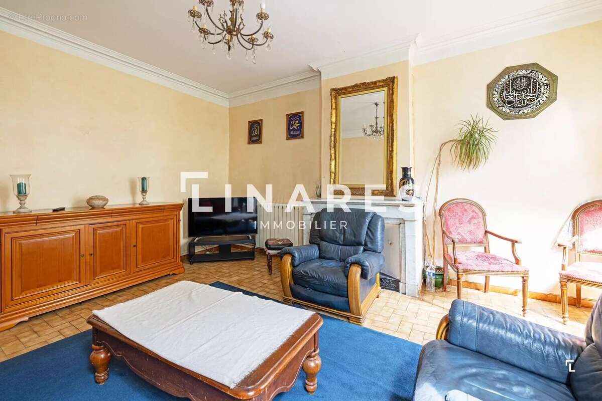 Appartement à MARSEILLE-1E