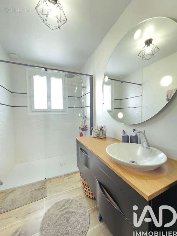 Photo 9 - Maison à NEUILLY-LE-REAL