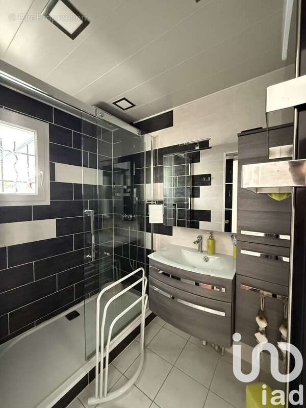 Photo 8 - Maison à SAVIGNY-LE-TEMPLE