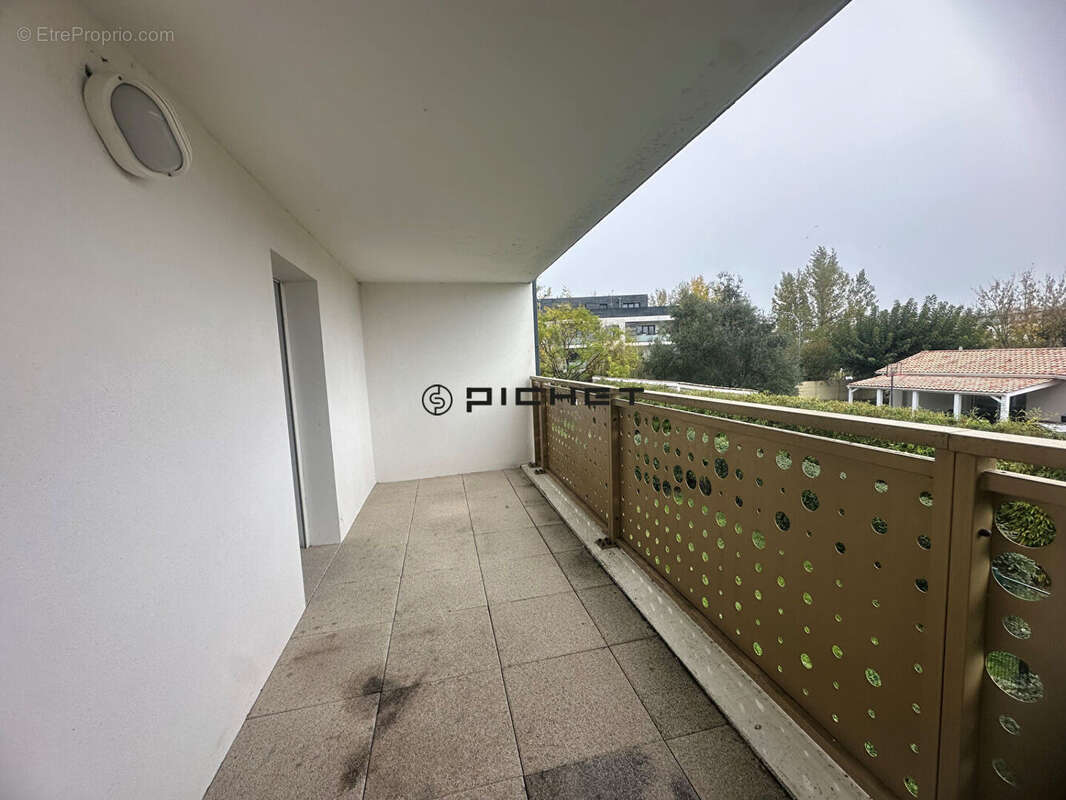 Appartement à VILLENAVE-D&#039;ORNON