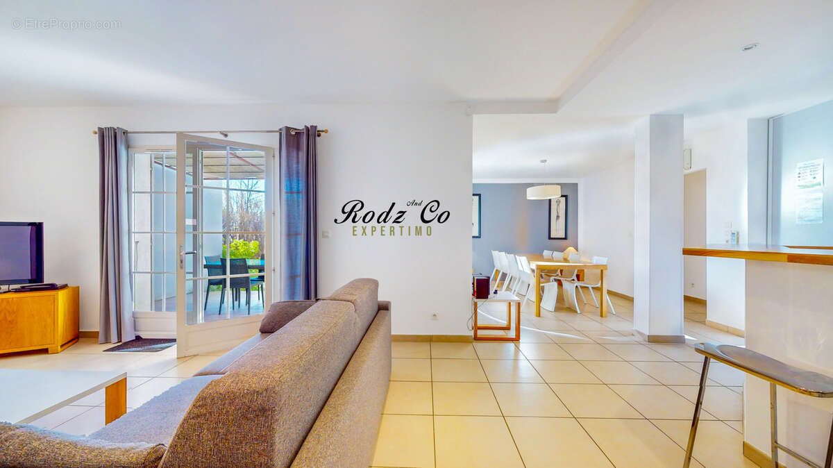 Maison à SAINT-SATURNIN-LES-APT