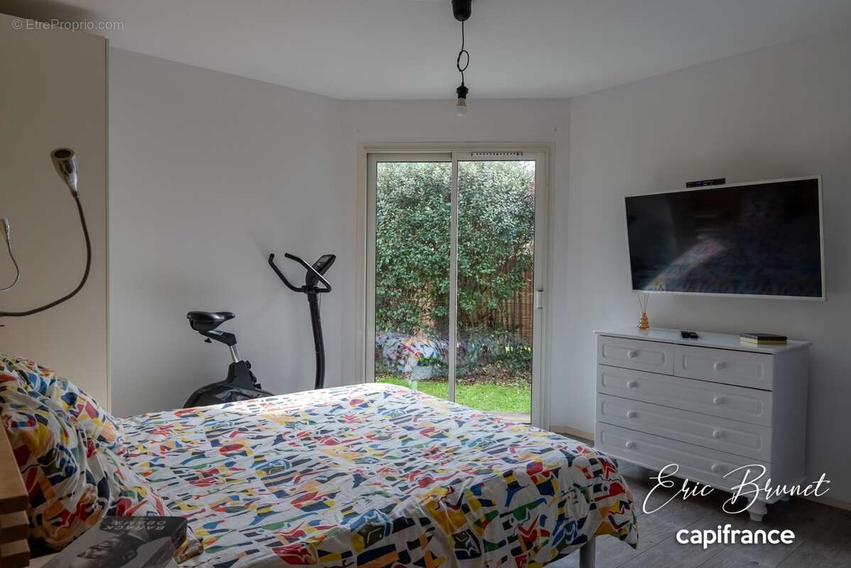 MIOS - Maison d'architecte aux prestations de qualité - 6 pieces avec garage et piscine - photo 13