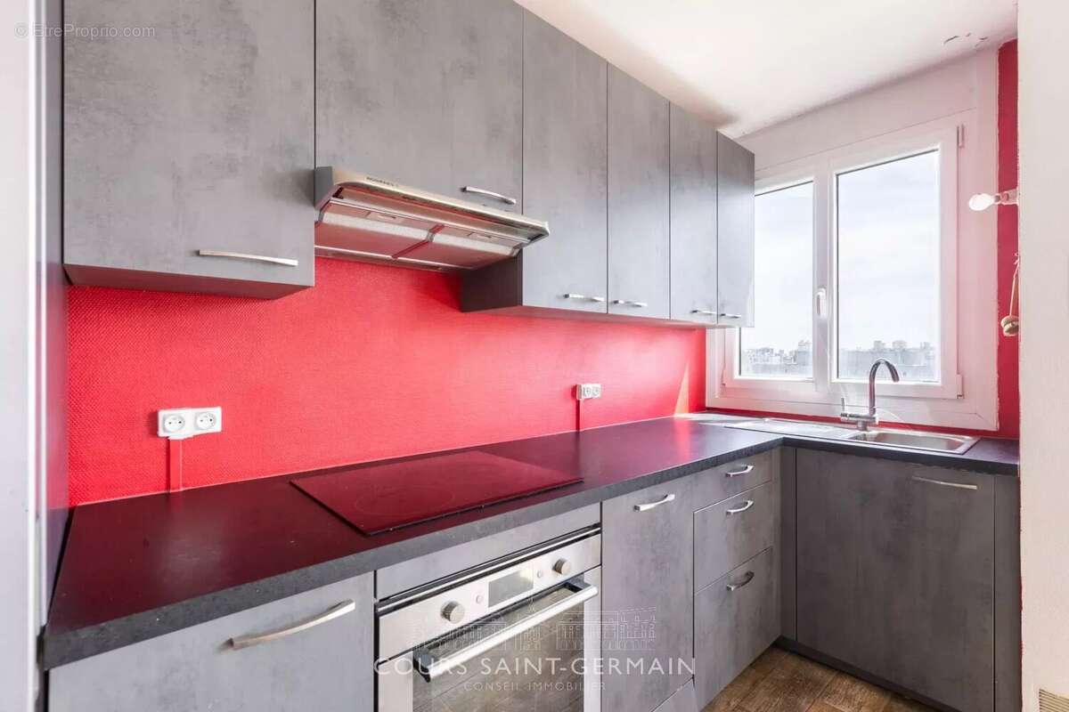 Paris 18ᵉ – Appartement 2 pièces lumineux avec vue dégagée, parking en sus - photo 4