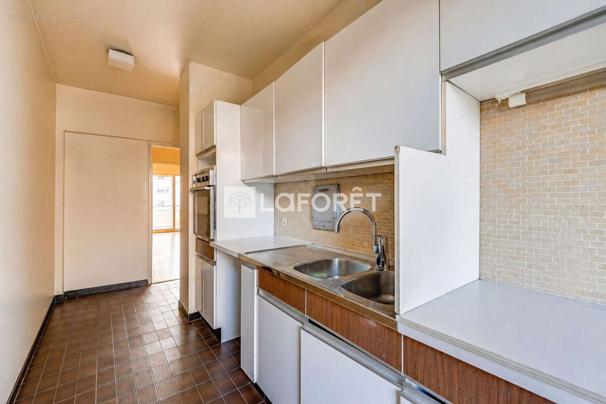 Appartement à PARIS-15E