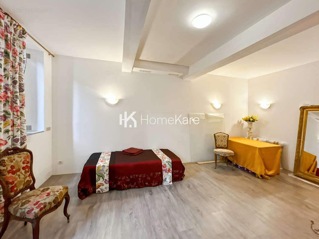 Maison à SAINTE-FOY-DE-PEYROLIERES