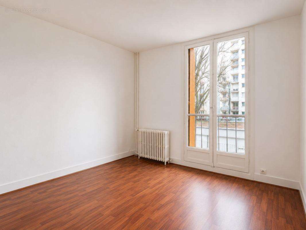 Appartement à CHARENTON-LE-PONT