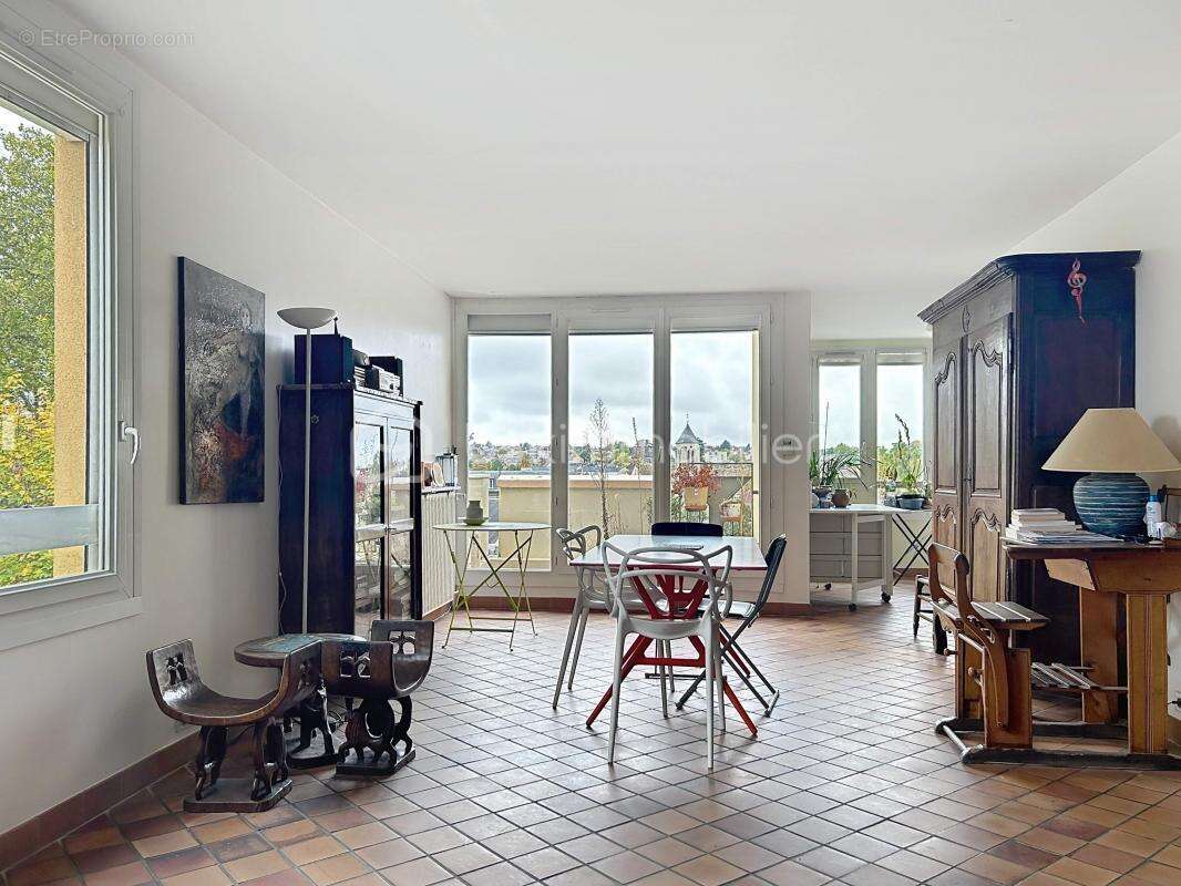 Appartement à CORBEIL-ESSONNES