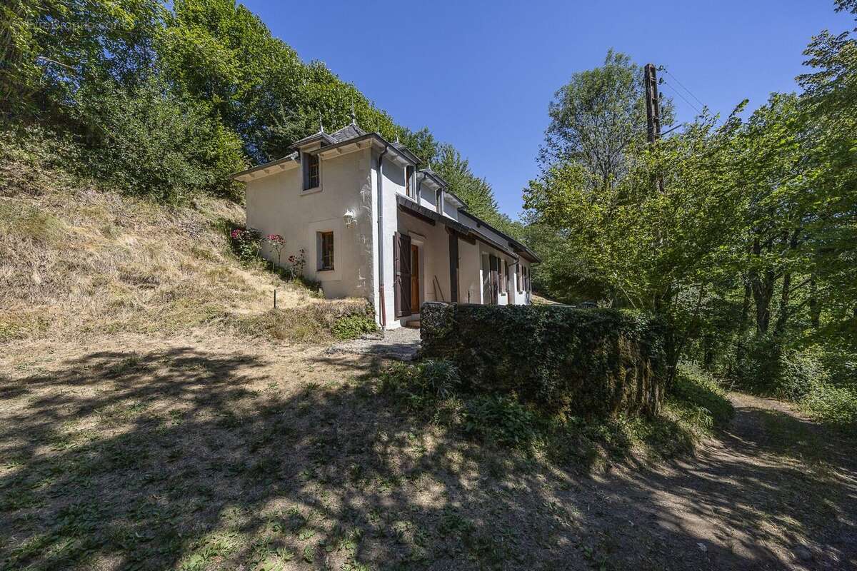 Maison 74 m² à Ally  - photo 3